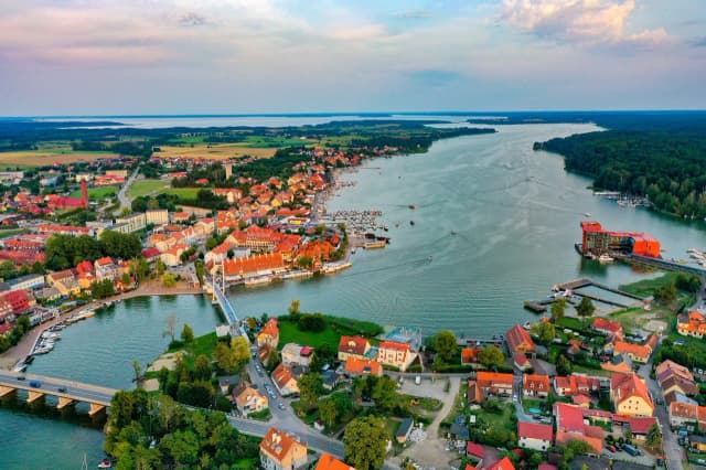 Mikołajki Pomorskie atrakcje – niezapomniane miejsca i aktywności Mikołajki Pomorskie atrakcje – niezapomniane miejsca i aktywności